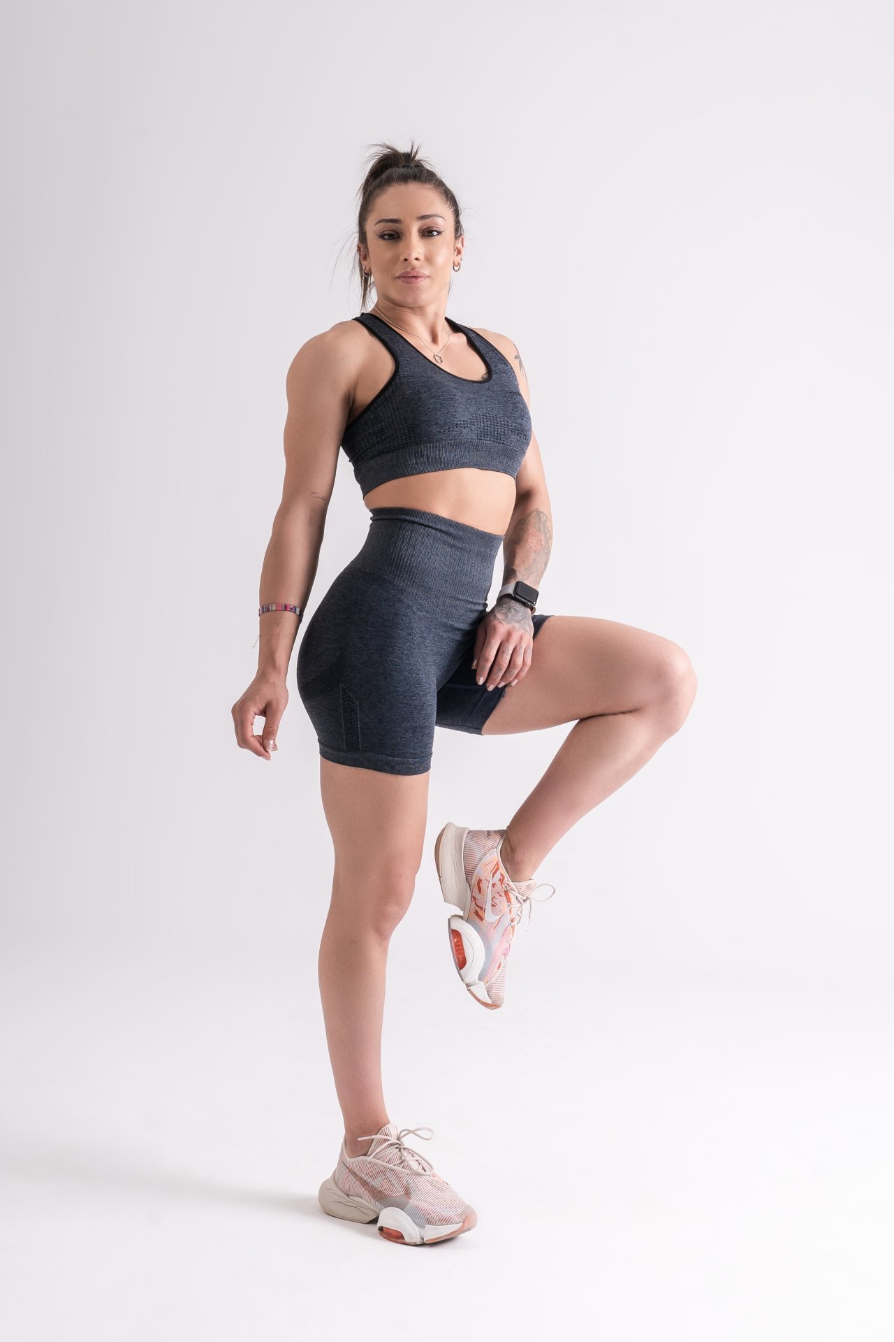 Dikişsiz  Push-up Detaylı Toparlayıcı Antrasit Şort
